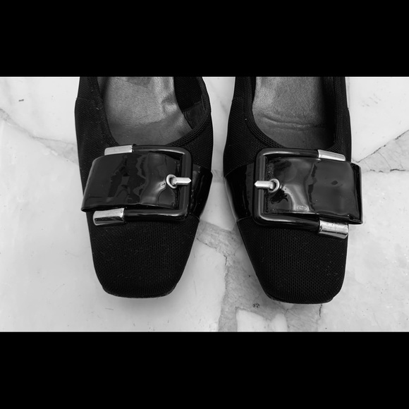 STUART WEITZMAN black 2” heels. Buckle on toe. - Picture 2 of 4